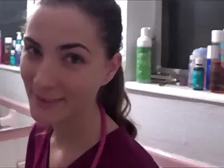 Mẹ kế Molly Jane cho bạn vào sâu bên trong, mời bạn tham gia trò creampie vui vẻ. Hãy cảm nhận cường độ của khoảnh khắc khi bạn chứng kiến cảnh tượng táo bạo này.