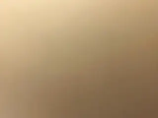 Ajakan berani MILF berujung sesi tanpa ikatan, tubuh berpelukan dalam kabut kepuasan instan. Tawa berubah jadi suara lebih dalam, tanda intensitas meningkat. Sensasi berlapis dari godaan ringan sampai total, menciptakan pelarian sederhana tapi mendalam.
