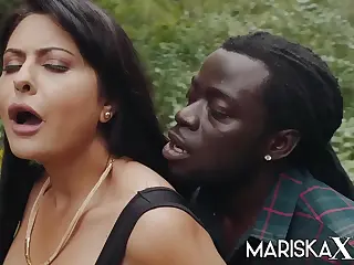 MARISKAX Mariska ditawarkan kepada BBC oleh suaminya: Tengok Mariska, ditawarkan kepada BBC oleh suaminya untuk sesi berahi, badannya menggigil dengan campuran antisipasi dan gugup. Udara jadi tebal dengan keinginan tak terungkap saat dia bersedia untuk menerokai sisi dirinya yang tak pernah dia tahu wujud.