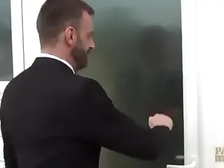 جرّب موعد العجوز الحار، مجموعة من أشد النساء الناضجات سحرًا في أكثر لحظاتهن حميمية. الكاميرا تلتقط ثقتهن، أنوثتهن، ورغبتهن غير المكبوتة.