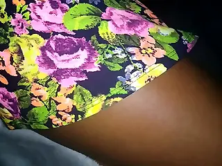 Kats Playhouse rancak dengan penonton live, perempuan hitam dengan lelaki putih bertaut pandangan pancut api gegar bilik. Badan mereka bergerak dalam ritma panas, rintihan bercampur sorakan macam simfoni nafsu bila aksi terbuka untuk semua. Panas antara bangsa memuncak sampai klimaks meletup yang bergema dalam fikiran.