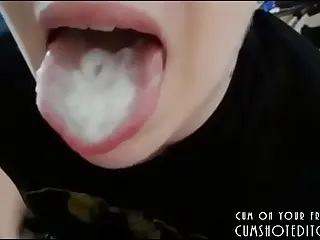 پسر ناپدری شیطان، به دنبال لذت‌های ممنوعه مادر ناتنی پرمویش می‌رود و به یک رابطه سکسی پرحرارت و پر از شهوت می‌رسد. ناله‌هایشان در طول شب پیچیده است در حالی که بدن‌های هم را کشف می‌کنند.